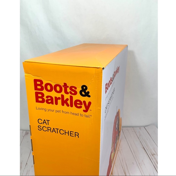 Boots & Barkley Cat Boots Barkley Cat House 2 Story Retro Spaceship